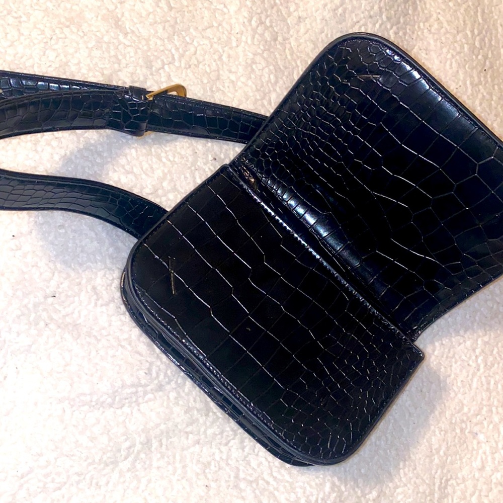 Belt Wristlet Puse - Picture 2 of 6